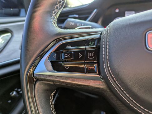 Used 2022 Jeep Grand Cherokee L Overland w/ Advanced Protech Group III image 18