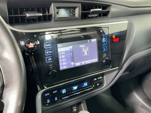Used 2019 Toyota Corolla SE image 22