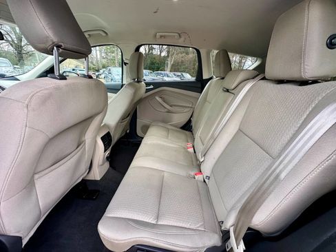 Used 2018 Ford Escape SE w/ Ford Safe & Smart Package image 12