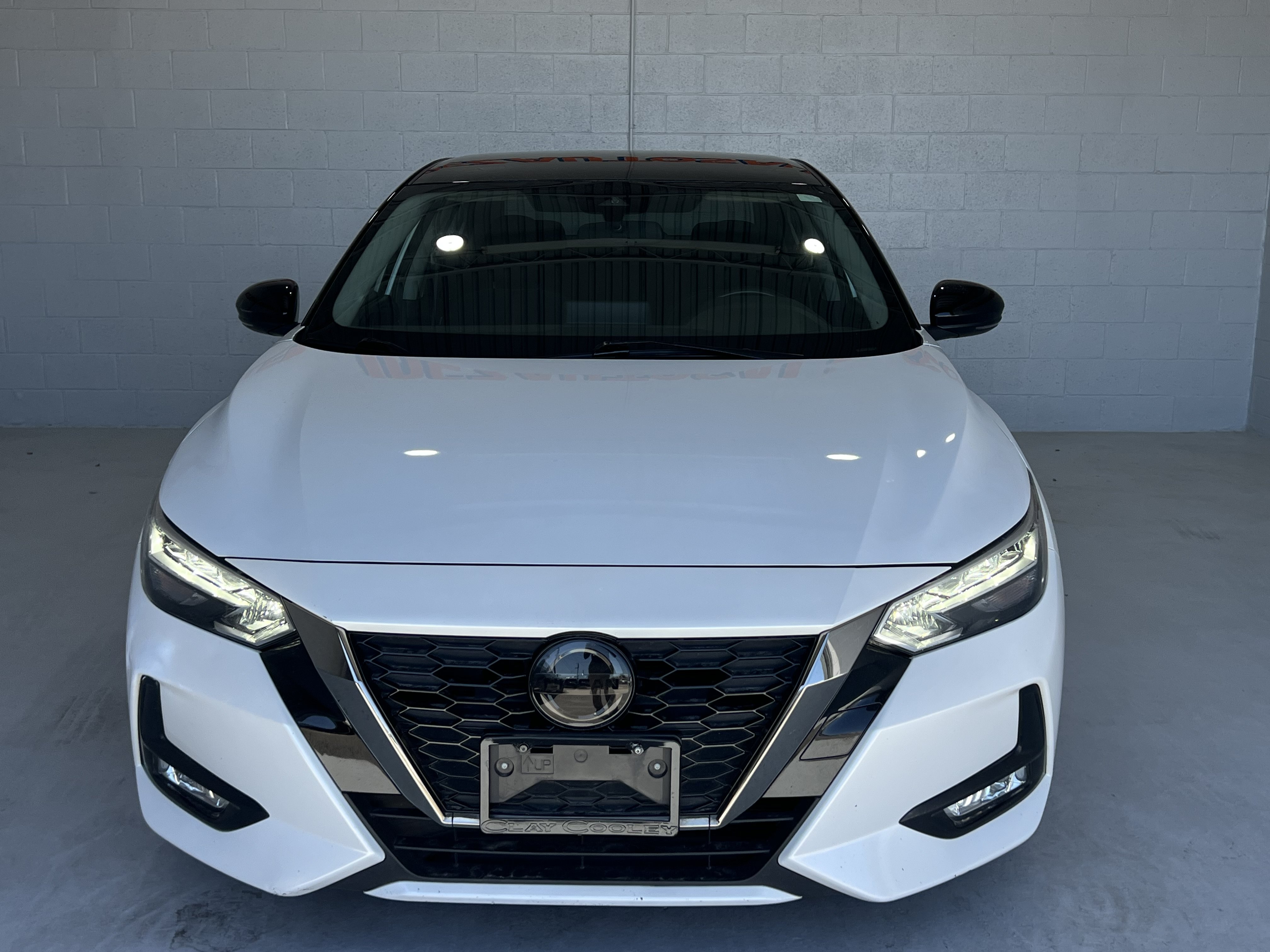 Used 2023 Nissan Sentra SR FWD image 2