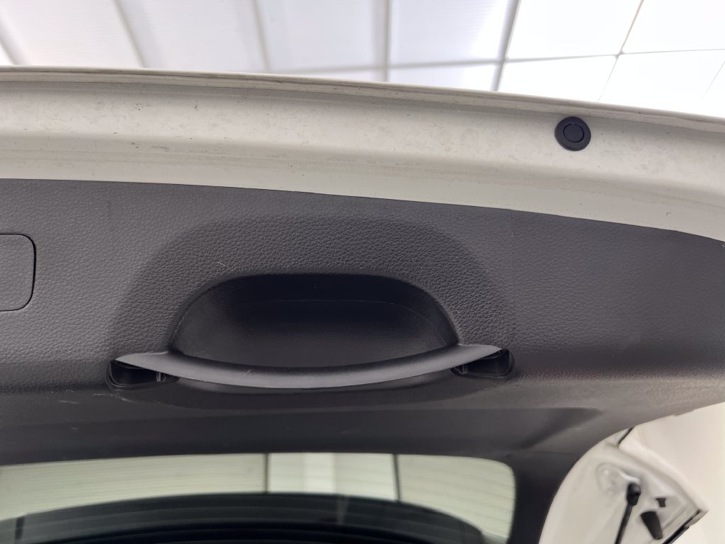 Used 2025 Kia Carnival FWD image 49