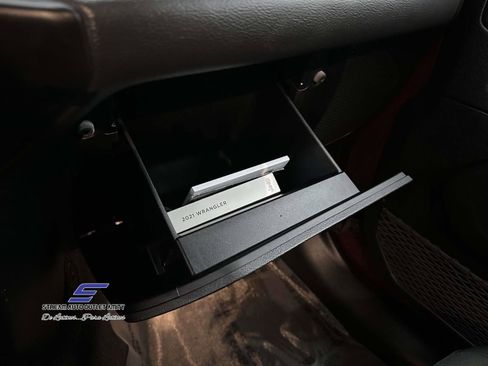 Used 2021 Jeep Wrangler Unlimited Sahara w/ Uconnect 4C Nav & Sound Group image 39