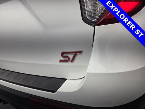 Used 2020 Ford Explorer ST w/ ST Street Pack image 22