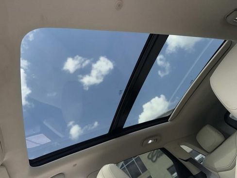 Used 2018 Cadillac XT5 Premium Luxury FWD image 17