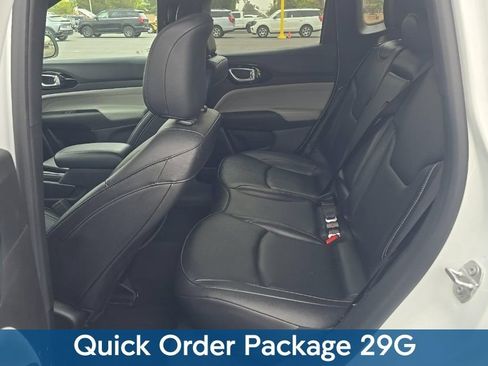 Used 2025 Jeep Compass Limited AWD/4WD image 3