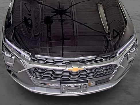 New 2026 Chevrolet Trax LT w/ Driver Confidence Package FWD image 18