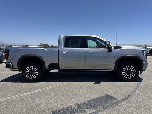 New 2026 GMC Sierra 2500 Denali Ultimate w/ Max Trailering Package AWD/4WD image 3