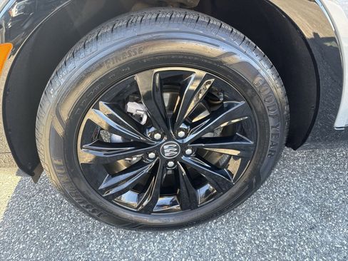 Used 2025 Buick Envista Sport Touring image 12