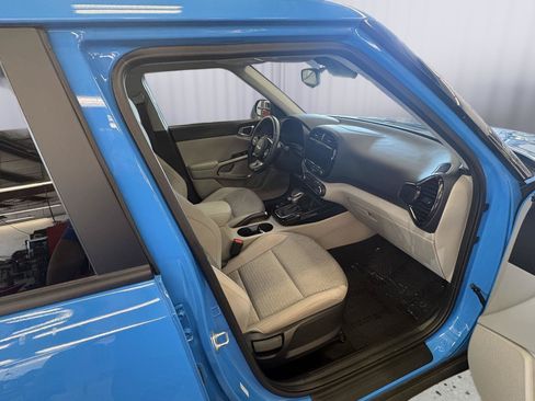 Used 2024 Kia Soul EX FWD image 16