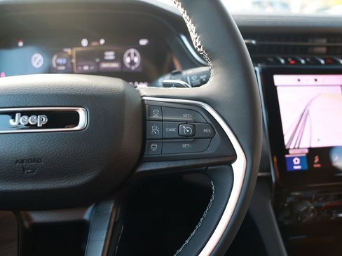 New 2025 Jeep Grand Cherokee Limited image 18