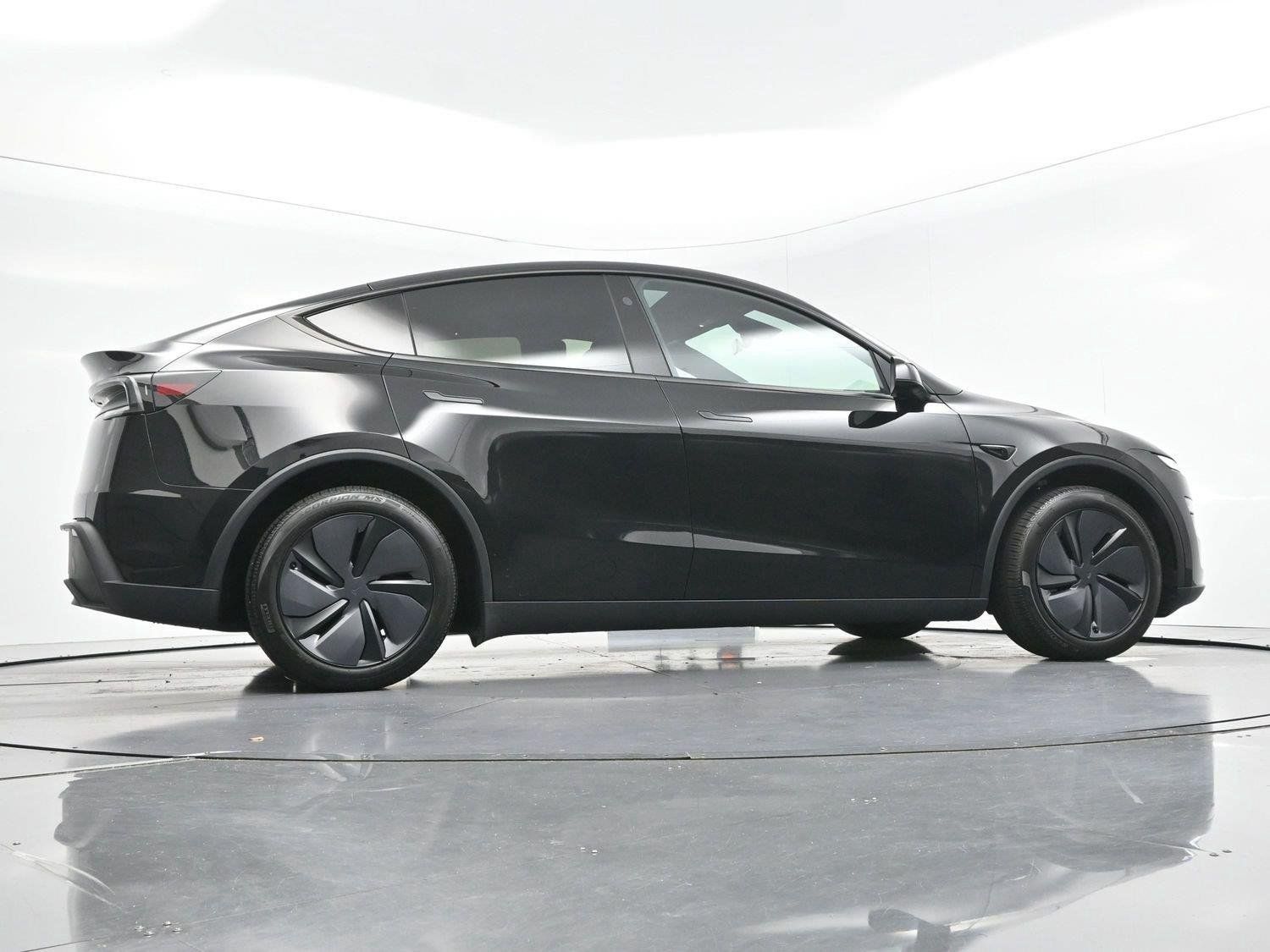 Used 2026 Tesla Model Y 2WD image 45