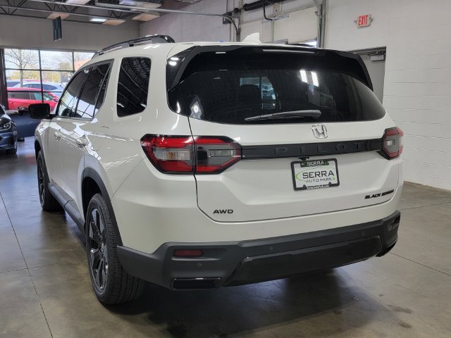 New 2026 Honda Pilot Black Edition image 7