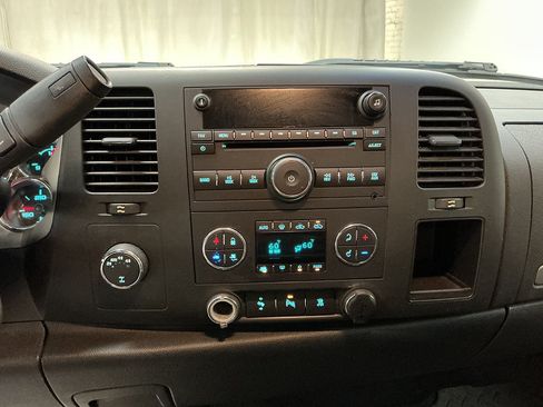 Used 2011 Chevrolet Silverado 1500 LT w/ All-Star Edition AWD/4WD image 11