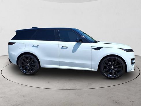 Used 2025 Land Rover Range Rover Sport Dynamic SE AWD/4WD image 4