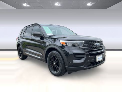 Used 2022 Ford Explorer XLT image 6