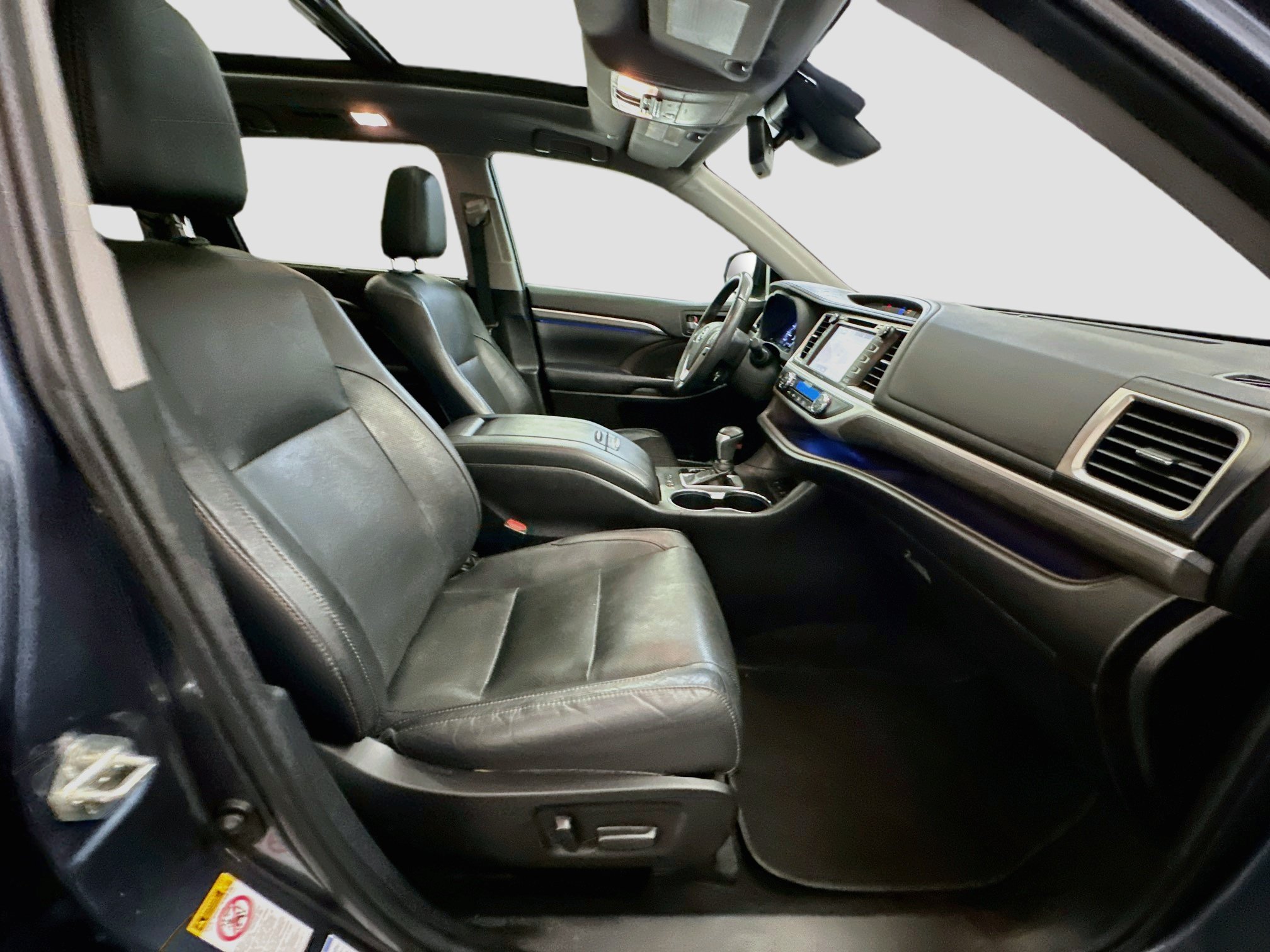 Used 2019 Toyota Highlander Limited Platinum AWD/4WD image 34