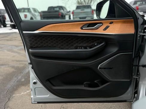 Used 2022 Jeep Grand Cherokee L Summit image 13