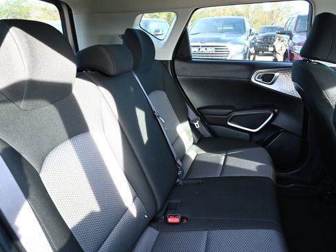 Used 2025 Kia Soul LX w/ LX Technology Package image 18