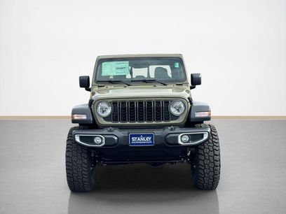 New 2026 Jeep Gladiator Sport