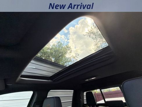 Used 2023 Chevrolet Silverado 1500 High Country w/ High Country Premium Package AWD/4WD image 11