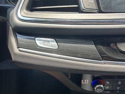 Used 2018 Buick Enclave Premium w/ Experience Buick Package FWD image 28