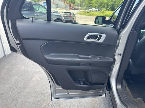 Used 2013 Ford Explorer XLT AWD/4WD image 17