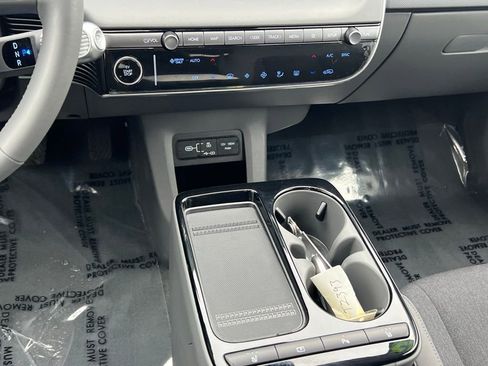 Certified 2025 Hyundai Ioniq 5 SE RWD image 19