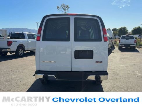 Used 2024 GMC Savana 2500 w/ Driver Convenience Package RWD image 4