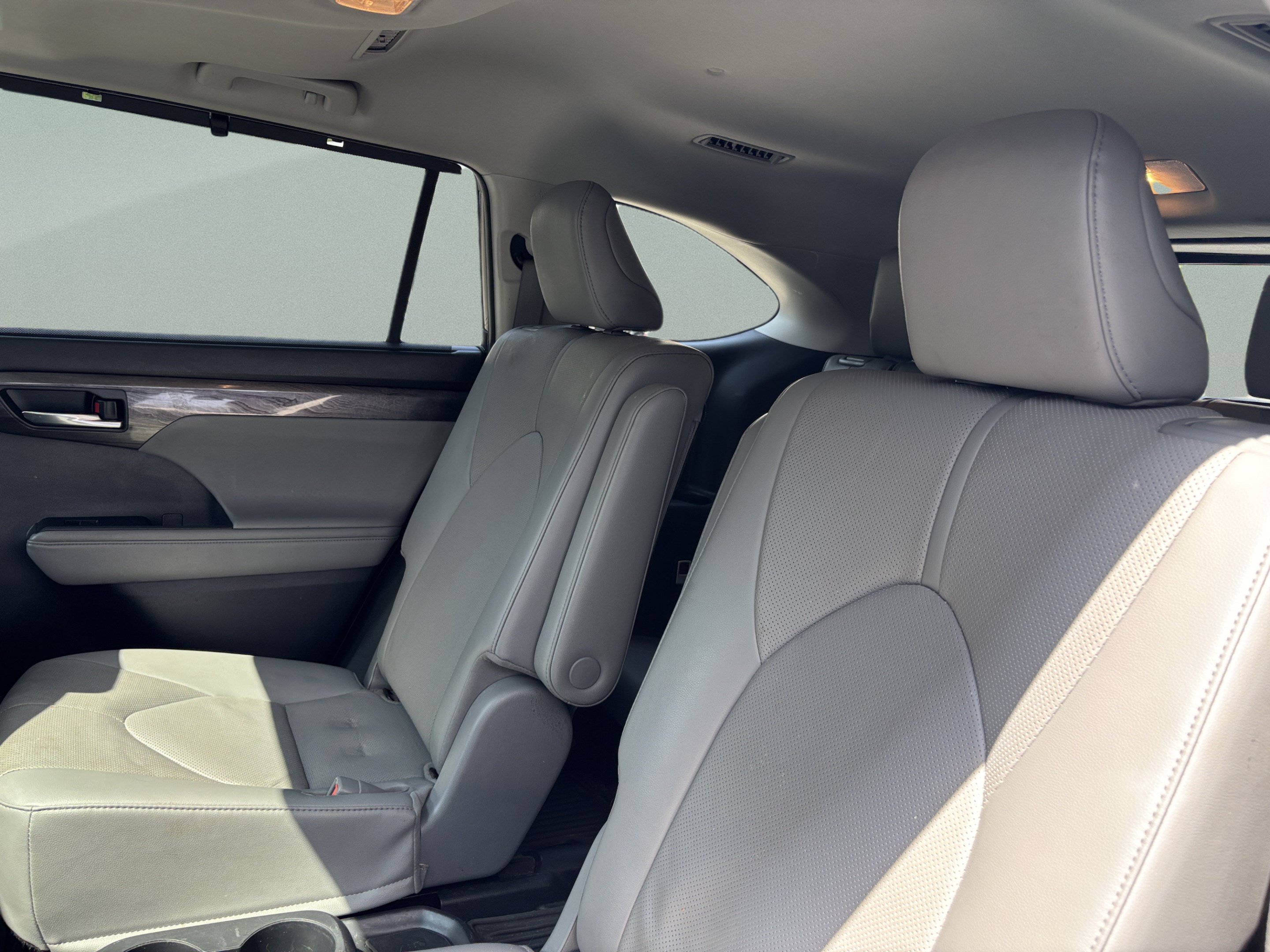 Used 2022 Toyota Highlander Limited AWD/4WD image 31