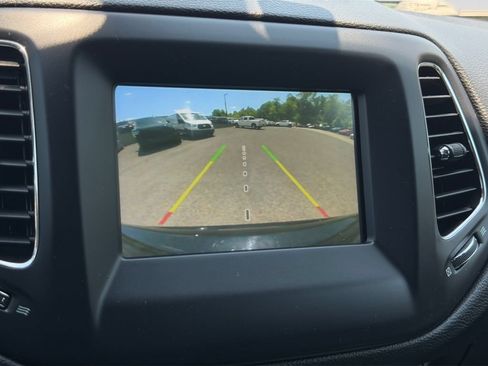 Used 2021 Jeep Compass Latitude w/ Sun and Sound Group AWD/4WD image 19