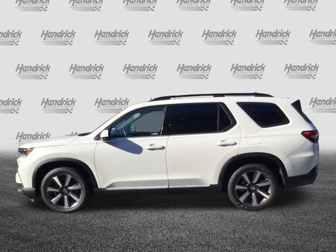 Used 2024 Honda Pilot Touring image 7