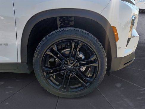New 2026 Chevrolet Traverse LT w/ Enhanced Driving Package image 9