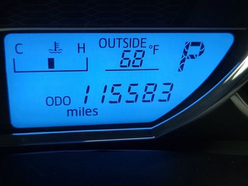 Used 2016 Toyota Corolla LE FWD image 19