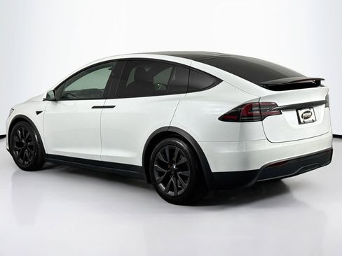 Used 2023 Tesla Model X image 9