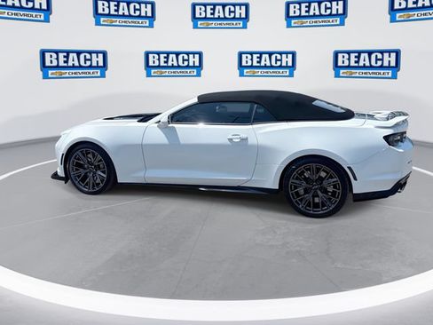 Used 2022 Chevrolet Camaro ZL1 RWD image 5