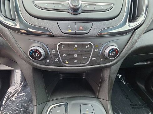 Certified 2023 Chevrolet Equinox RS AWD/4WD image 18