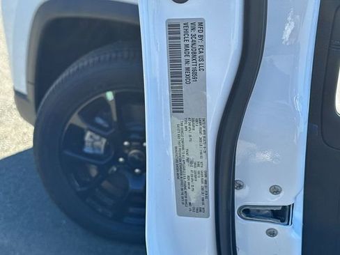 New 2026 Jeep Compass Latitude image 27