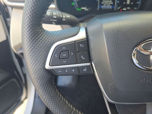 Used 2025 Toyota Sienna Platinum image 15