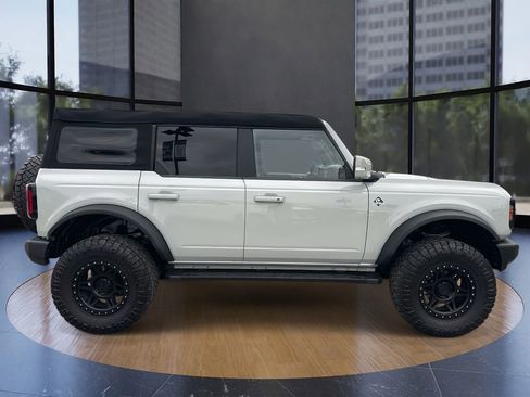 Used 2023 Ford Bronco Outer Banks w/ Sasquatch Package image 2