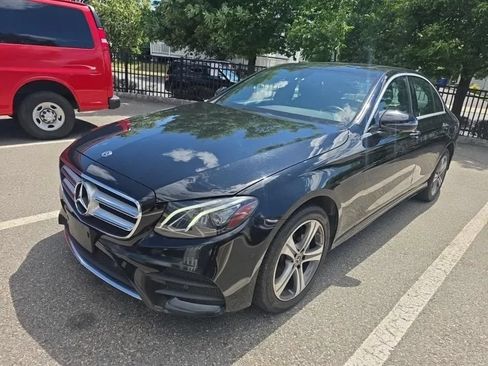 Used 2019 Mercedes-Benz E 300 4MATIC image 1