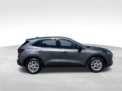 Used 2023 Ford Escape Active w/ Tech Pack #1 FWD image 7