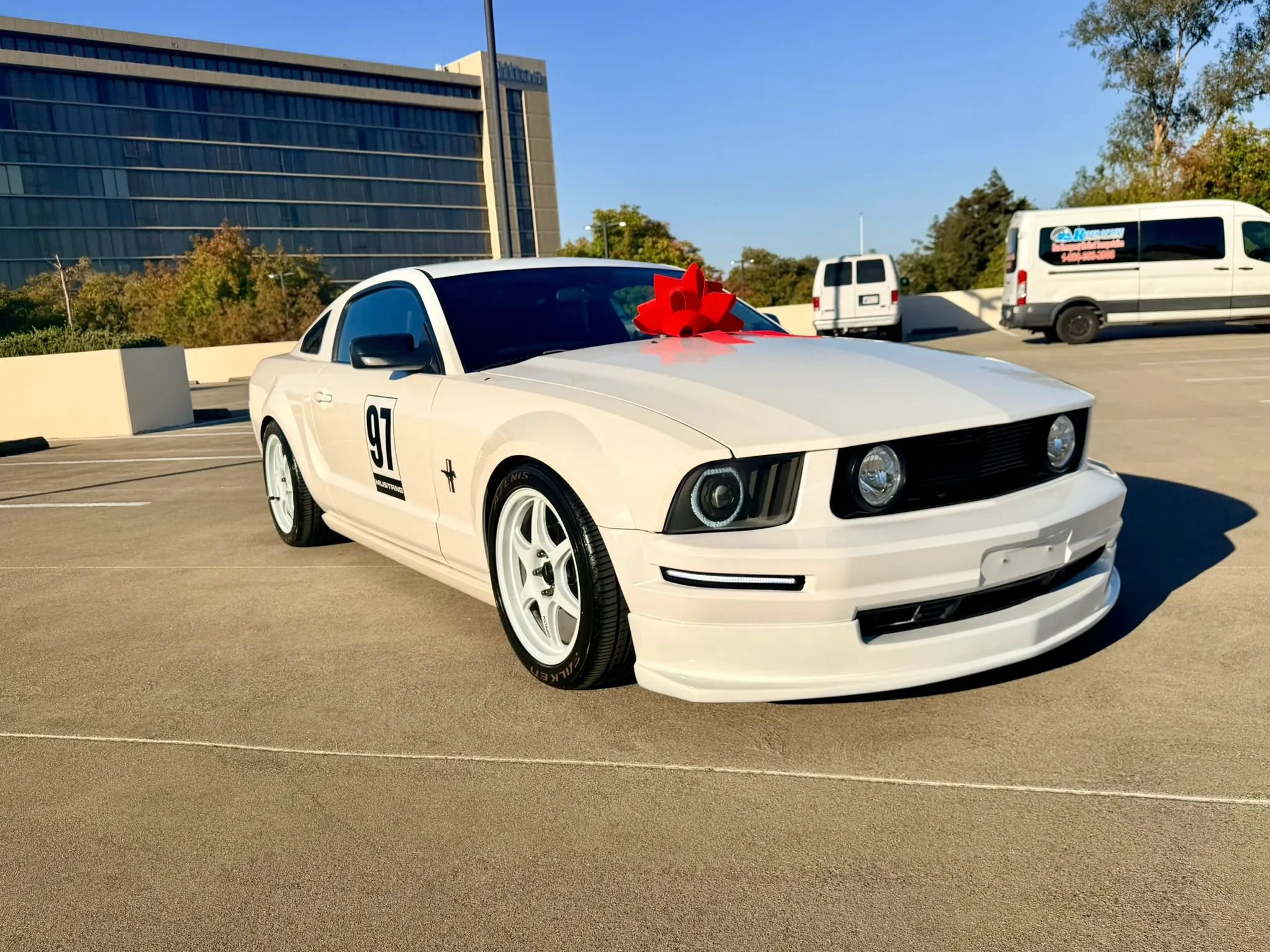 Used 2007 Ford Mustang Premium RWD image 2