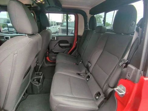 Certified 2021 Jeep Gladiator Sport AWD/4WD image 15