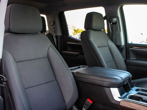 Used 2025 GMC Sierra 1500 Elevation image 39