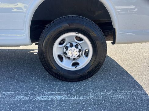 Used 2019 Chevrolet Express 2500 w/ Driver Convenience Package image 23