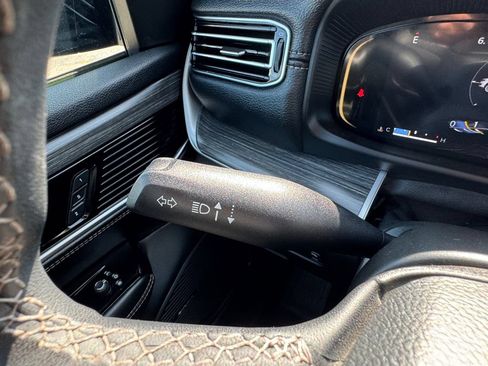 Used 2024 Jeep Wagoneer L Series II w/ Flexible Seating Group AWD/4WD image 33