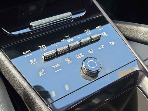 Certified 2025 Porsche Cayenne Coupe image 19