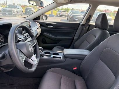 Used 2025 Nissan Altima 2.5 SV