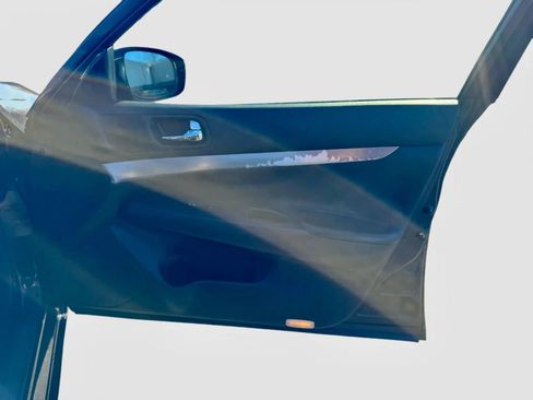 Used 2011 INFINITI G37 x Sedan w/ Premium Pkg image 16