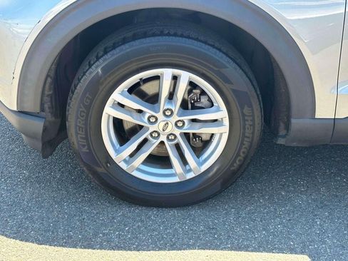 Used 2021 Ford Explorer XLT w/ Equipment Group 202A AWD/4WD image 7